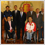 El alcalde recibe a los componentes del equipo de baloncesto en silla de ruedas Grupo Norte