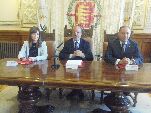 Javier León comenta el acuerdo en presencia de la subsecretaria del Ministerio y del concejal de Hacienda