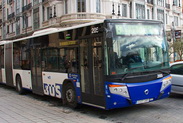 Detalle de uno de los autobuses de AUVASA