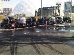 Coche eléctrico Renault Twizy en la Plaza del Milenio