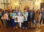 La concejala con representantes de las entidades participantes