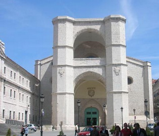 Fachada Hospedería de San Benito