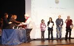 La concejala Rosa Hernández entrega los premios