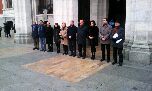 Concejales de la Corporación ante la puerta del Consistorio