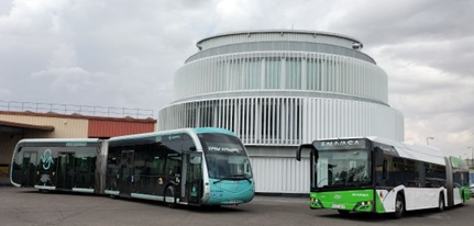 AUVASA buses articulados en sede
