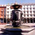 Fuente monumental en Plaza Fuente Dorada (1998)